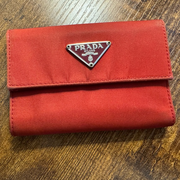 Pre-owned Authentic Prada Scarlet Nylon Tri-Fold Wallet - Picture 1 of 8